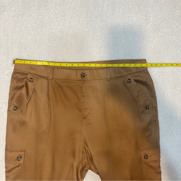 Torrid Relaxed Taper Studio Linen High Rise Lightweight Cargo Pant Women's 24R - Picture 6 of 9